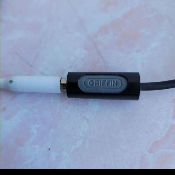 Cell phone charging pad and cord unknown - Picture 2 of 5